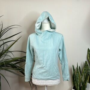Lululemon All Good Pullover
Heathered Tranquil Blue / White